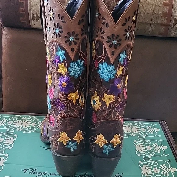 Lane !!Gorgeous!! Daisy Queen Western Boots, Size 9B - Picture 5 of 13